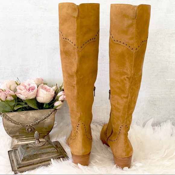 🎉🎉HP🎉🎉 Frye Ray Grommet Tall Camel Suede - Picture 4 of 8